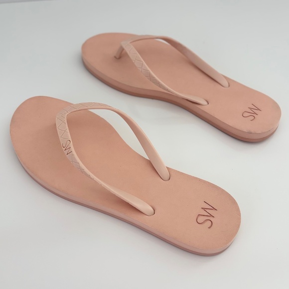 STUART WEITZMAN Embossed Flip Flop In Poudre - Picture 3 of 13